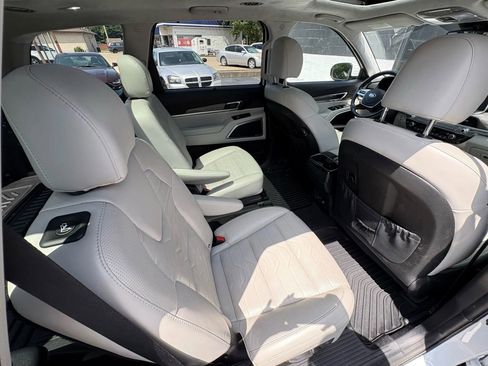 Used 2020 Kia Telluride SX w/ SX Prestige Package image 19