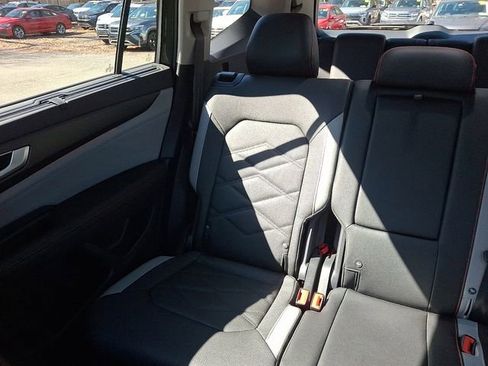 Certified 2025 Volkswagen Atlas Peak Edition SE image 18