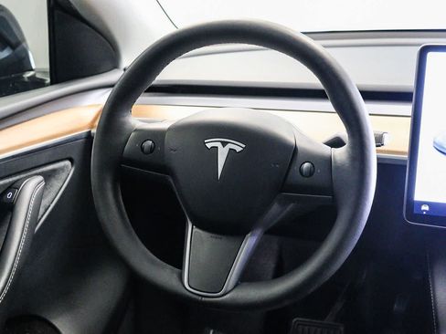 Used 2024 Tesla Model Y Long Range AWD/4WD image 15