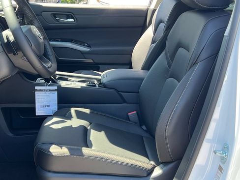 New 2026 Nissan Pathfinder SL AWD/4WD image 6