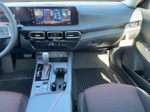New 2026 Nissan Sentra SR w/ Floor Mat Package FWD image 27