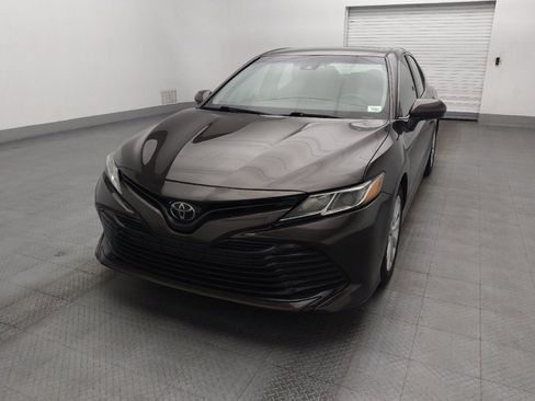 Used 2018 Toyota Camry LE FWD image 15