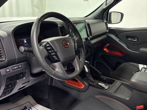 Used 2024 Nissan Frontier PRO-4X w/ Pro Convenience Package image 12