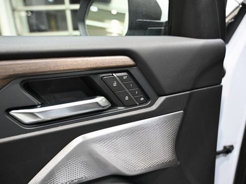 New 2026 GMC Acadia Denali Ultimate w/ LPO, Floor Liner Package image 30