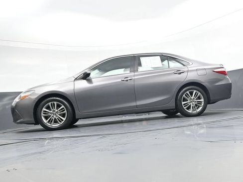 Used 2017 Toyota Camry SE FWD image 40