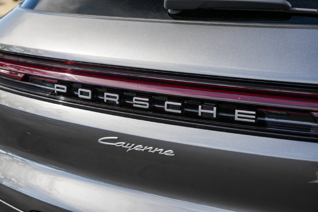 Certified 2026 Porsche Cayenne AWD/4WD image 16