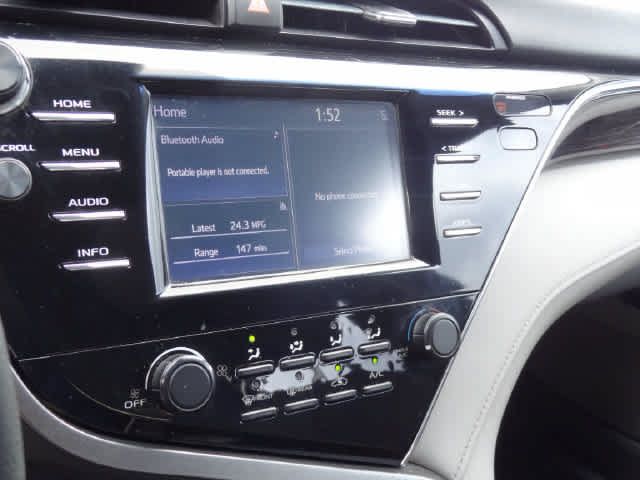 Used 2018 Toyota Camry LE FWD image 19