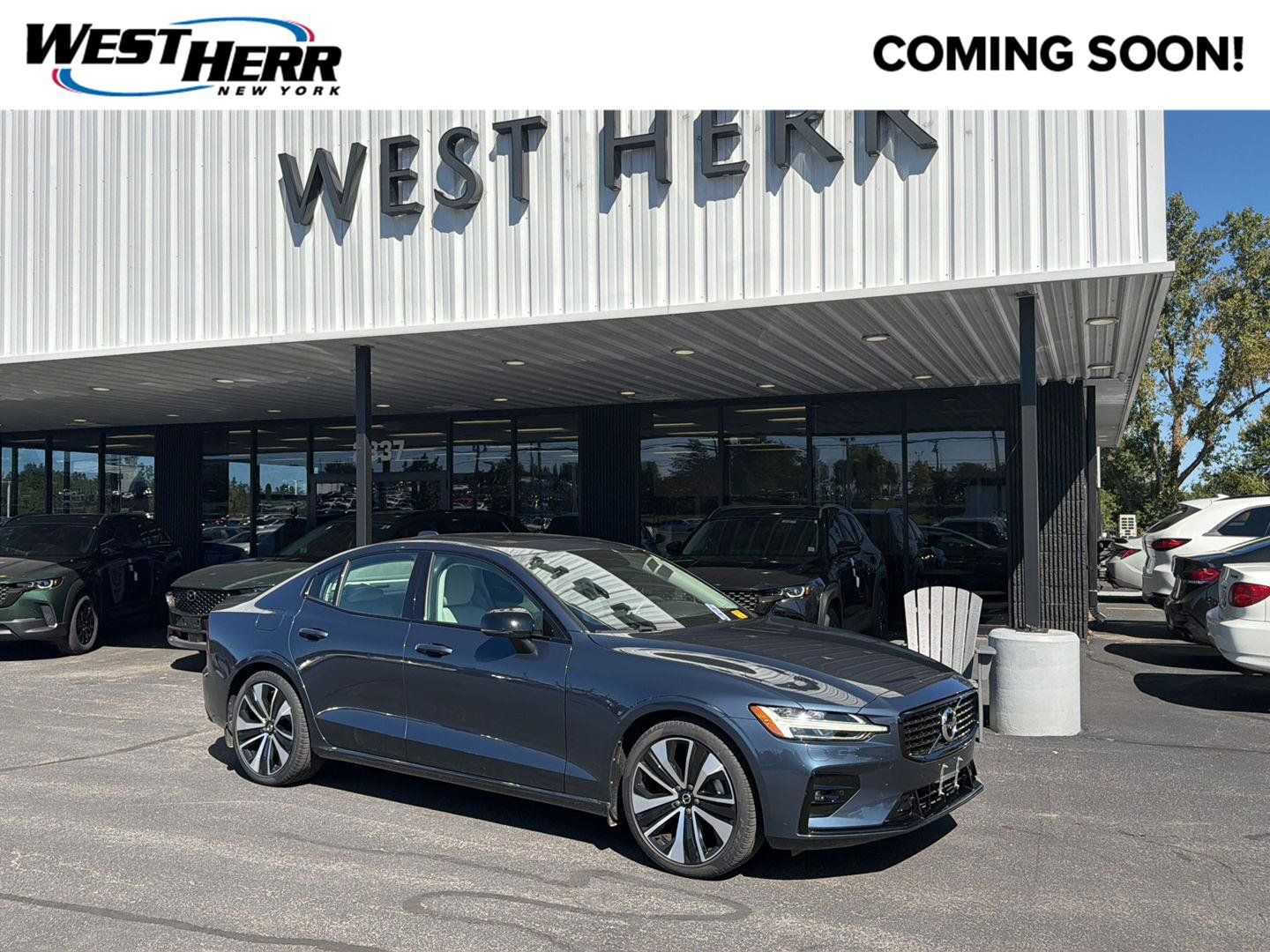 Used 2022 Volvo S60 B5 Momentum w/ Premium Package AWD/4WD image 1