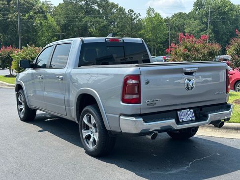 Used 2019 RAM 1500 Laramie AWD/4WD image 7