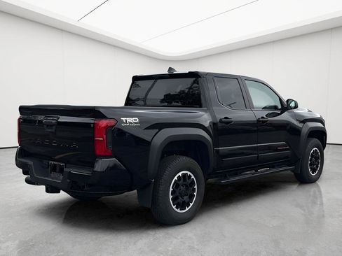 Used 2024 Toyota Tacoma TRD Off-Road AWD/4WD image 8