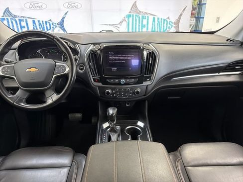 Used 2021 Chevrolet Traverse LT FWD image 18