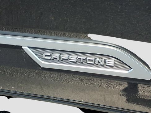 Used 2025 Toyota Sequoia Capstone AWD/4WD image 9