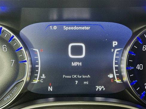 New 2026 Chrysler Pacifica Select image 11