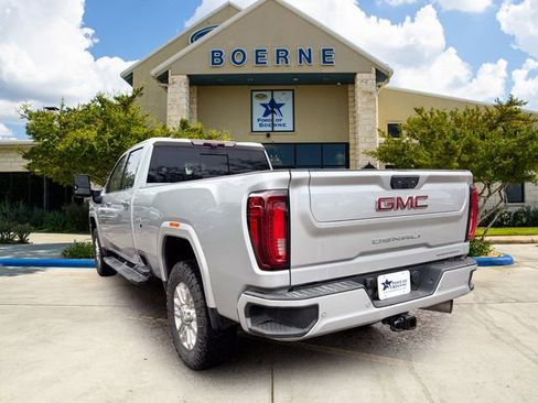 Used 2023 GMC Sierra 3500 Denali w/ Technology Package AWD/4WD image 3