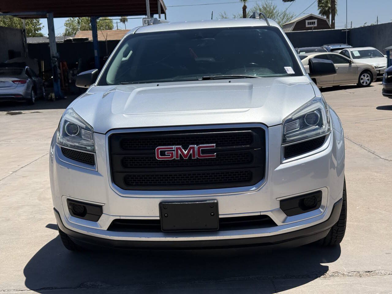 Used 2015 GMC Acadia SLE FWD image 3