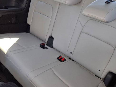 New 2026 Nissan Pathfinder SL w/ SL Premium Package FWD image 10