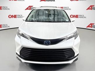 Certified 2025 Toyota Sienna XLE w/ XLE Plus Package AWD/4WD video 3