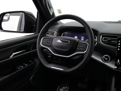 Used 2024 Jeep Wagoneer Series II w/ Flexible Seating Group RWD image 36