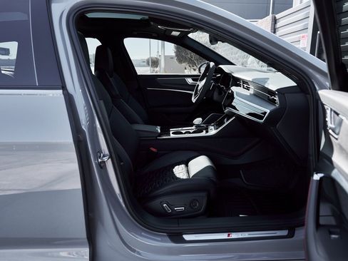 Used 2022 Audi RS 6 image 30