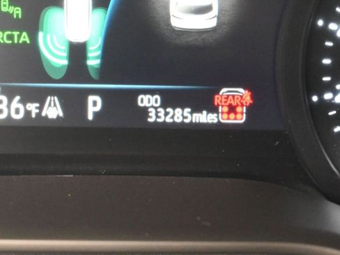 Certified 2025 Toyota Sienna LE w/ LE Plus Package image 19