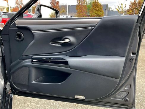 Used 2022 Lexus ES 300h F Sport image 19
