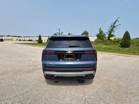 Used 2024 Chevrolet Traverse LT FWD image 7