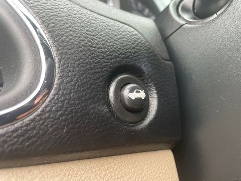 Used 2012 Chrysler 200 Touring image 24