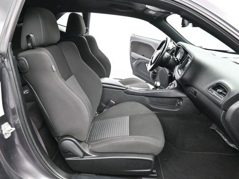 Used 2022 Dodge Challenger GT AWD/4WD image 27