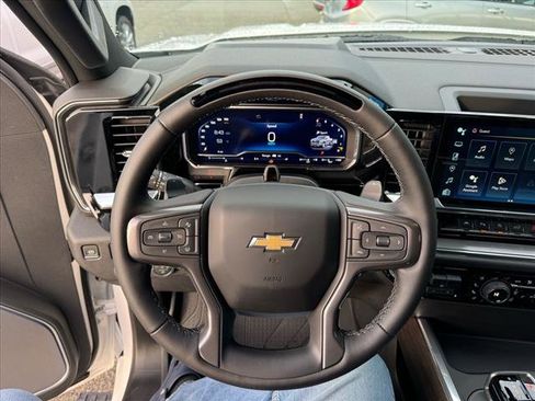 Used 2024 Chevrolet Silverado 1500 High Country AWD/4WD image 13