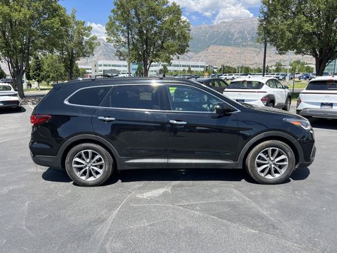 Used 2017 Hyundai Santa Fe SE AWD/4WD image 6