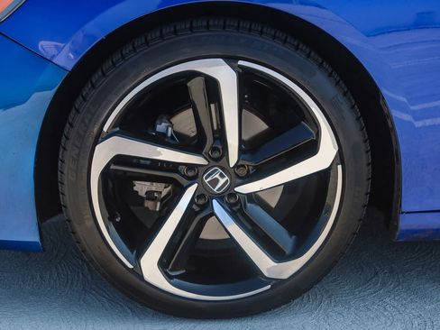 Used 2021 Honda Accord Sport image 11