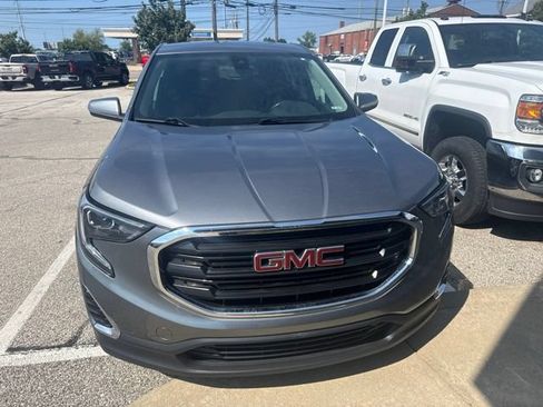 Used 2020 GMC Terrain SLE w/ LPO, Floor Liner Package FWD image 3