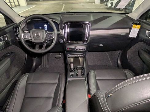 New 2026 Volvo XC40 B5 Core w/ Climate Package AWD/4WD image 26