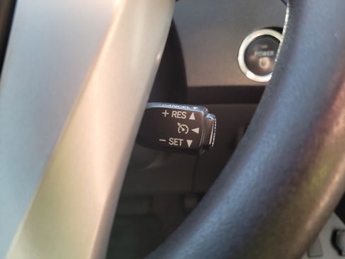 Used 2011 Toyota Prius Five image 11