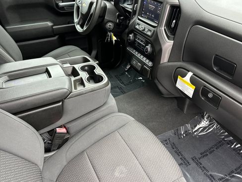 Used 2020 Chevrolet Silverado 1500 Custom w/ Custom Value Package image 15