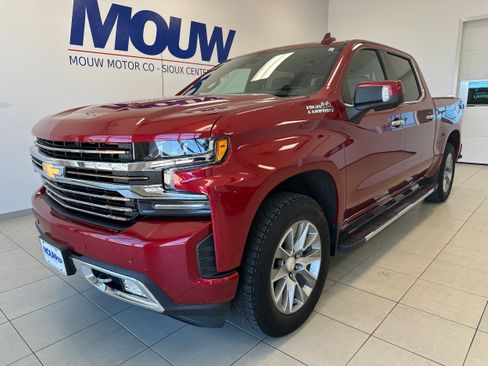 Used 2019 Chevrolet Silverado 1500 High Country w/ Technology Package AWD/4WD image 2