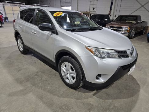 Used 2015 Toyota RAV4 LE AWD/4WD image 17