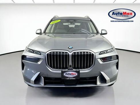 Used 2025 BMW X7 xDrive40i w/ Premium Package image 7