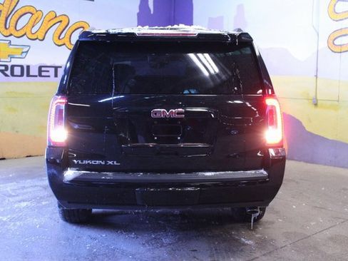 Used 2017 GMC Yukon XL SLT image 7
