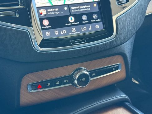 Certified 2023 Volvo XC90 B5 Plus AWD/4WD image 21