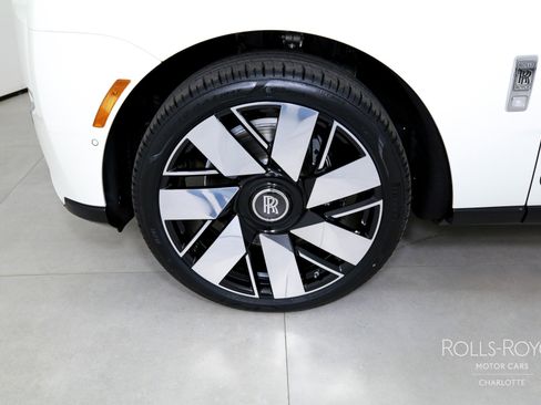 New 2026 Rolls-Royce Cullinan image 44
