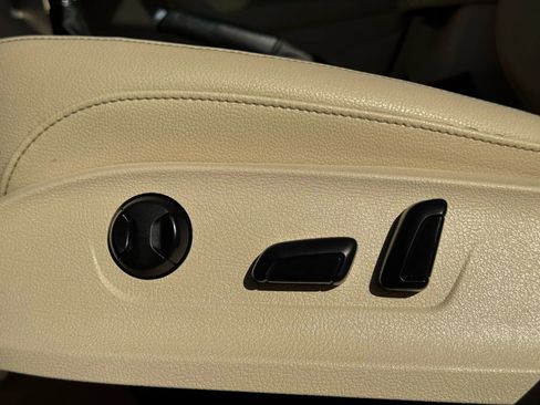 Used 2013 Volkswagen Passat TDI SE image 27