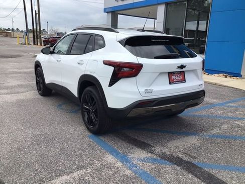 New 2026 Chevrolet Trax ACTIV w/ Sunroof Package image 4