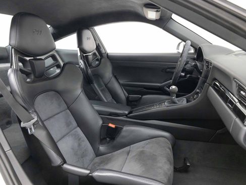 Used 2018 Porsche 911 Carrera T RWD image 4