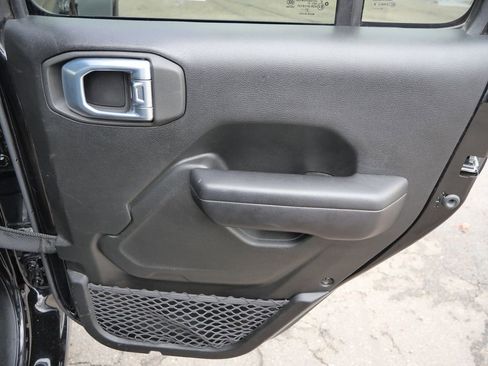 Used 2021 Jeep Gladiator Sport image 17