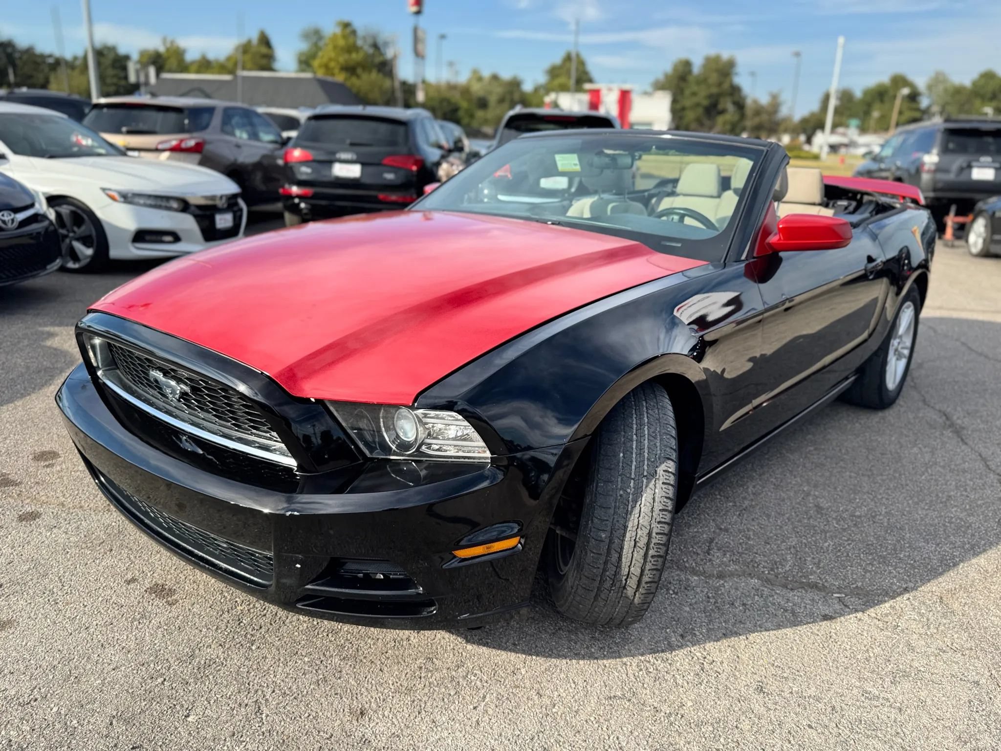 Used 2014 Ford Mustang Convertible RWD image 17