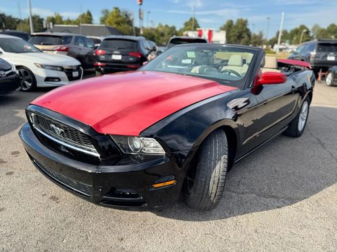 Used 2014 Ford Mustang V6 Convertible 2D image 17