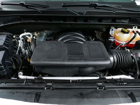 Used 2021 GMC Yukon XL AT4 w/ Technology Package AWD/4WD image 39