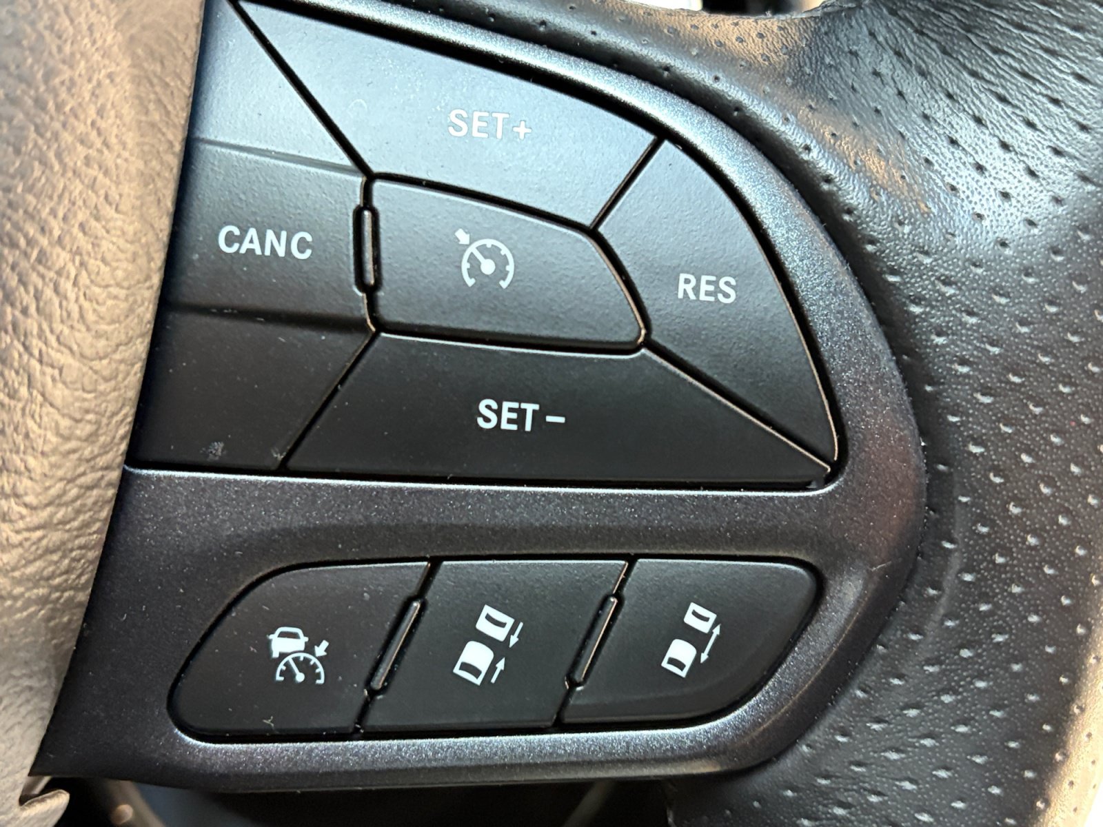 Used 2023 Dodge Durango R/T w/ Blacktop Package AWD/4WD image 18