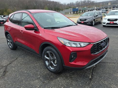 Used 2025 Ford Escape ST-Line Select AWD/4WD image 2